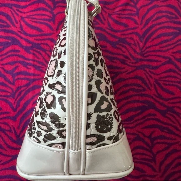 Hello Kitty Large Leopard Print Vinyl Top Handle Purse - Picture 4 of 16